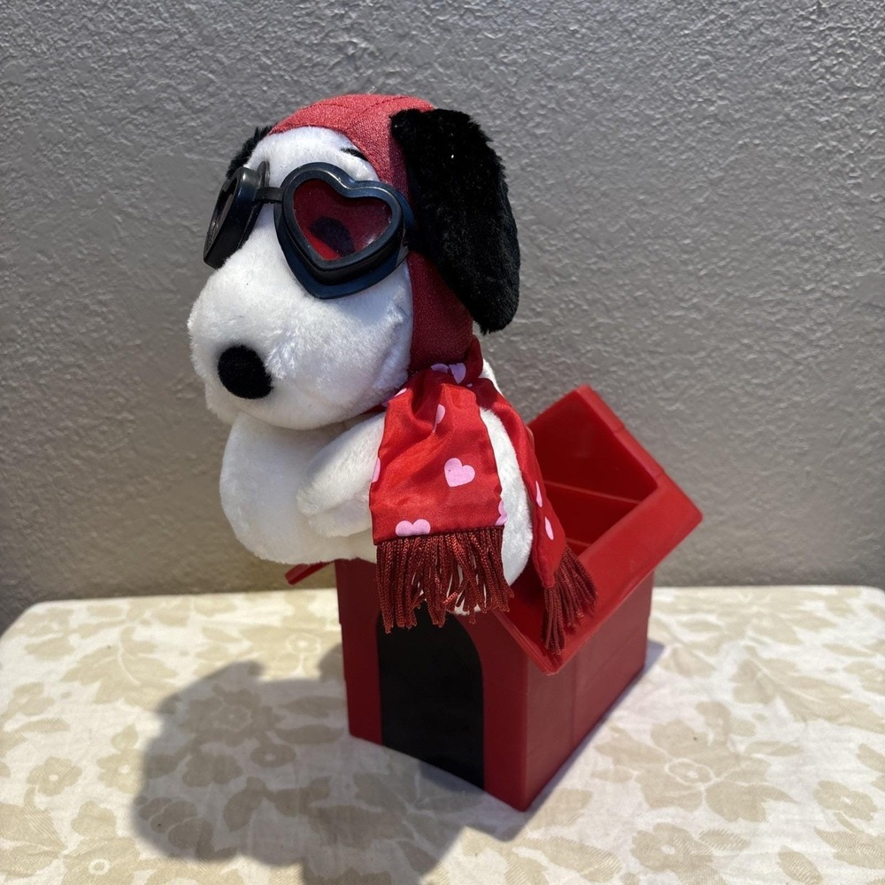 Vintage SNOOPY RED BARON Plush Heart Peanuts Red Doghouse Flower Vase Teleflora